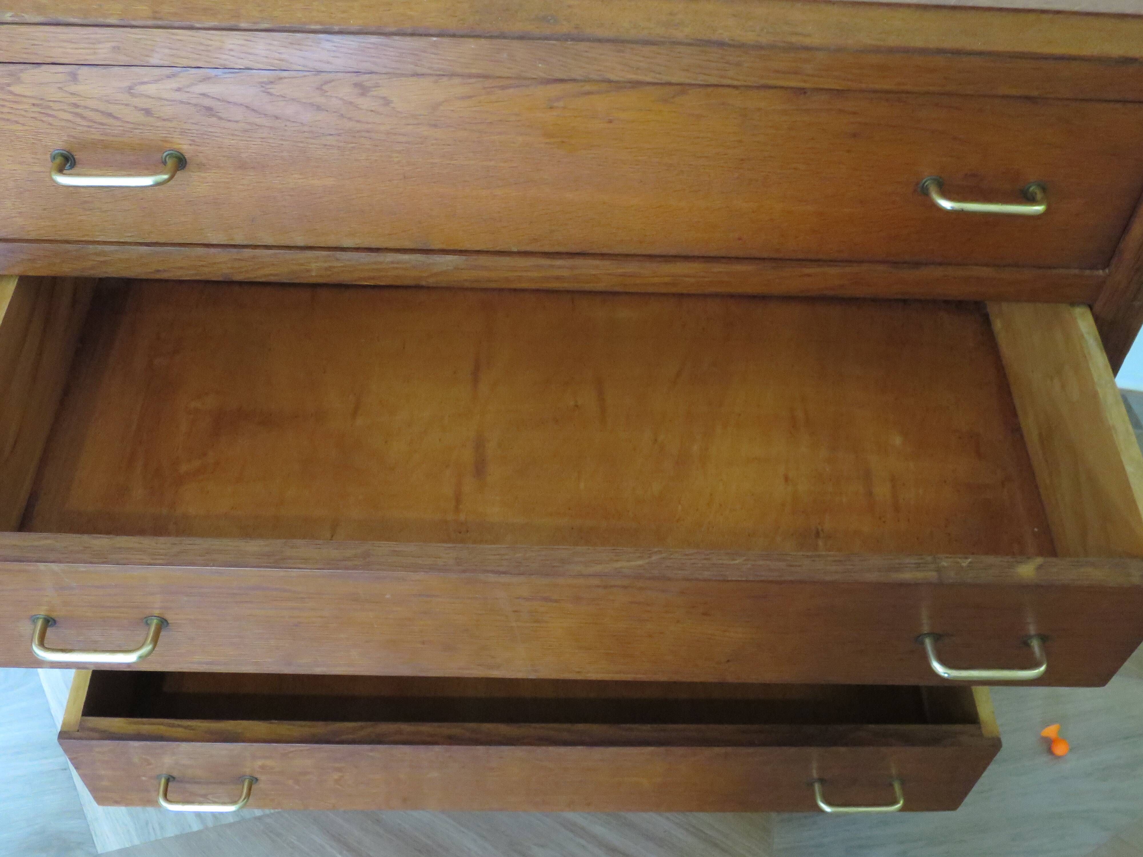 Pretty vintage chest of drawers - 4 drawers - 1960s - refined Scandinavian style - medium oak color