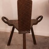 Chaise en bois sculpté