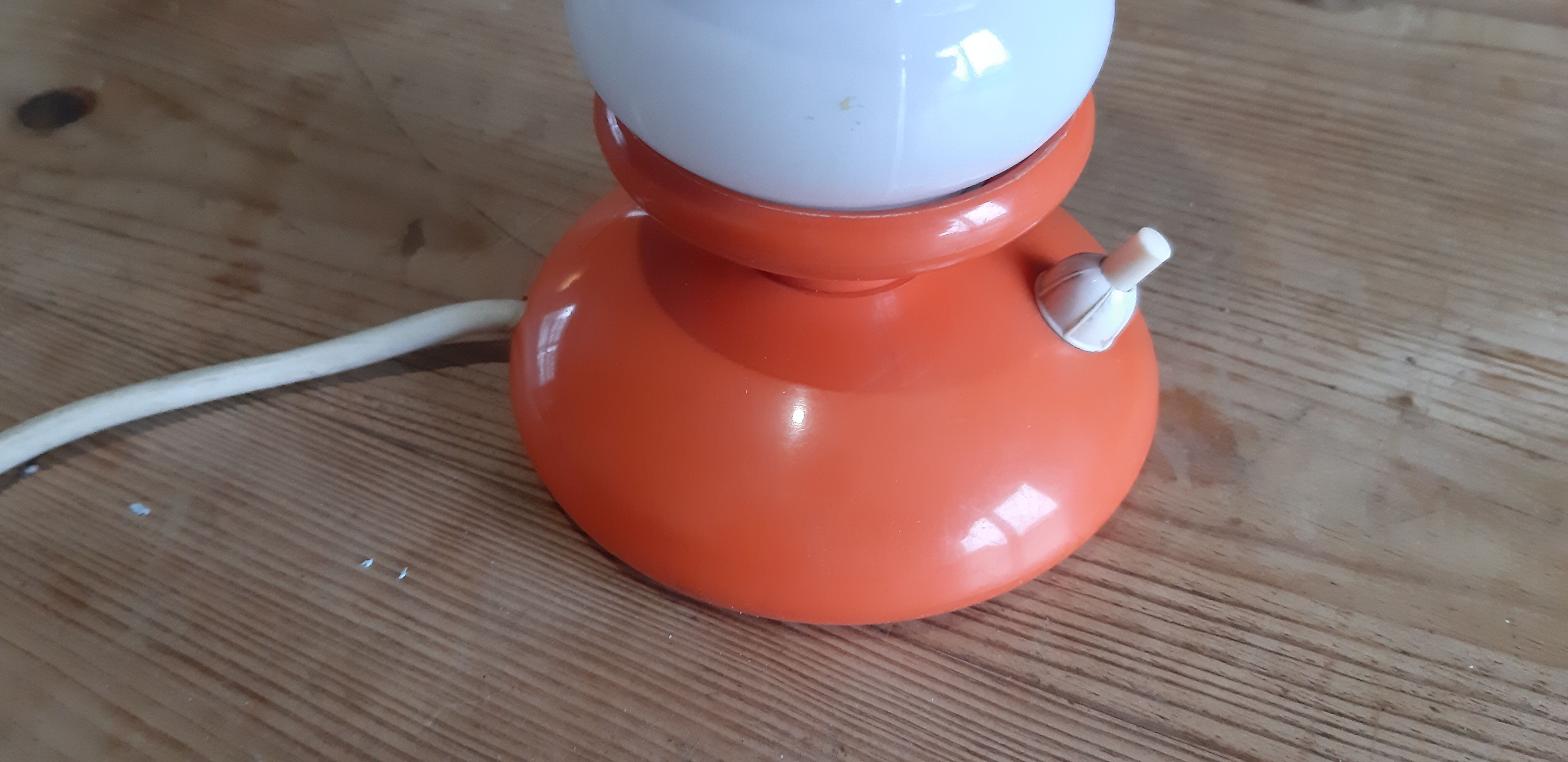 Lampe vintage opaline blanche