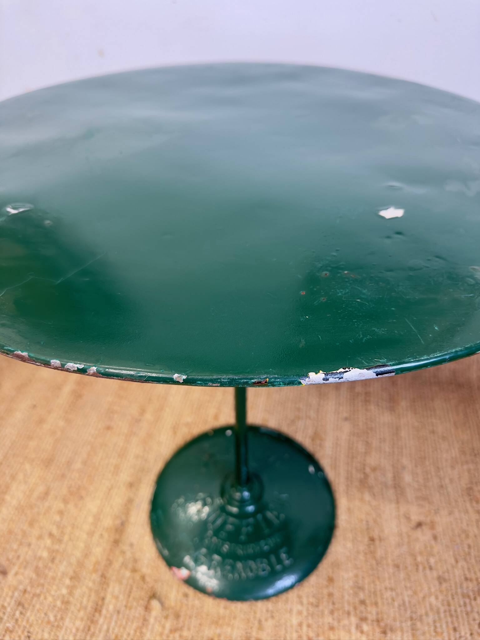 Table bistrot ancienne en métal –Ruffier Grenoble – peinture émaillé