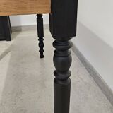 Antique farmhouse table in solid oak with turned legs