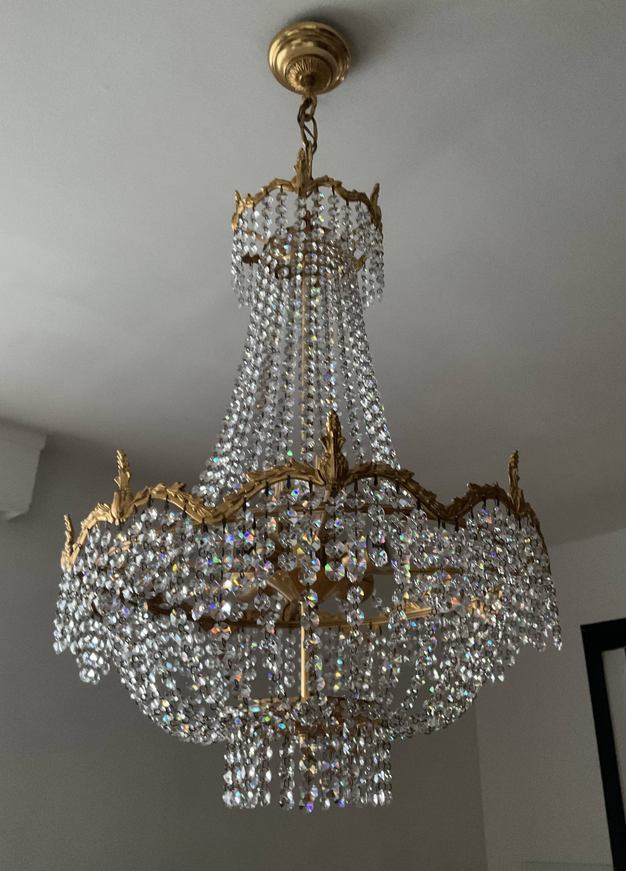 Balloon chandelier in bronze and crystal pendants