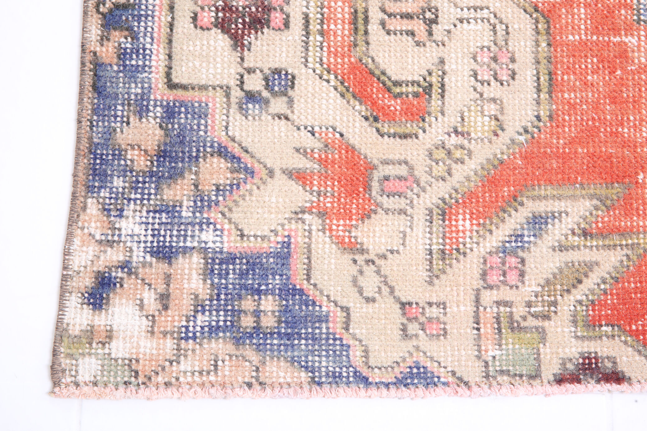 3x6 beige and red carpet rug