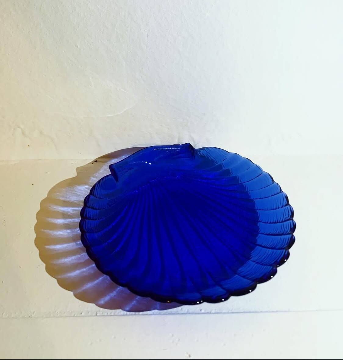 Vintage shell catchall