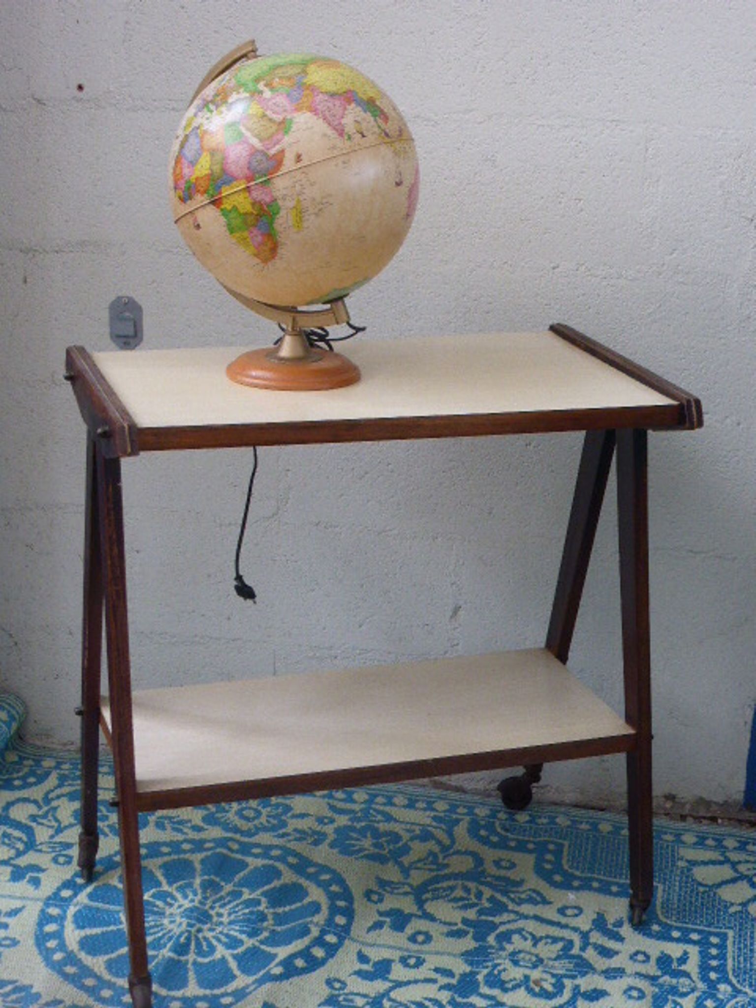 Service rolling feet wood and formica 1950