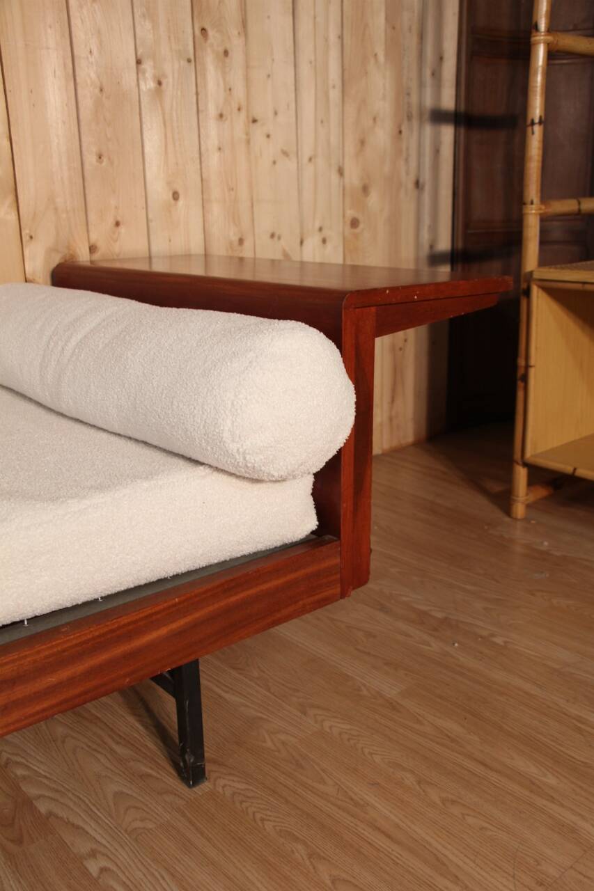 LC5 daybed model by Pierre Guariche