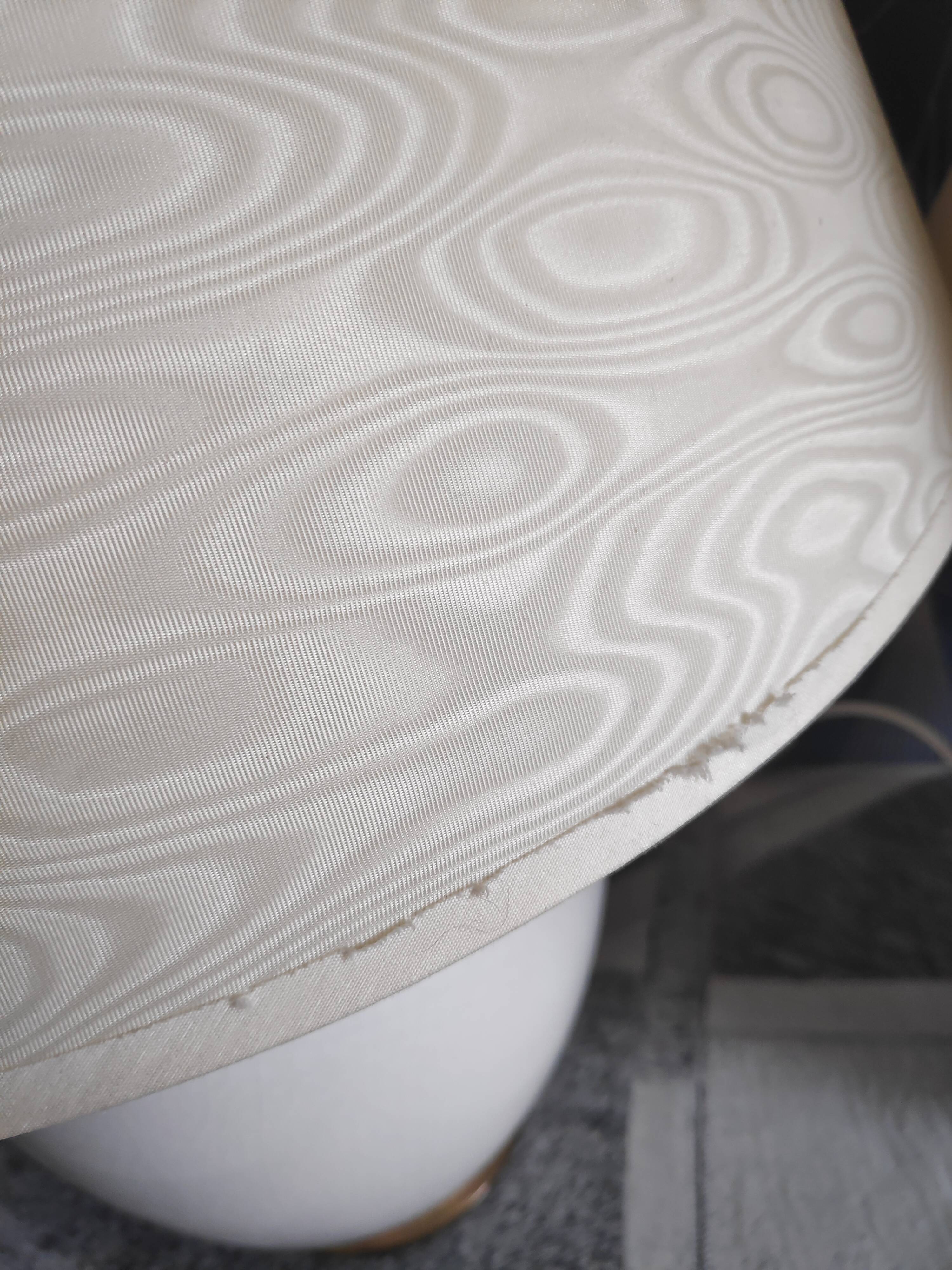 Lamps 2 white cracked ceramic foot fires