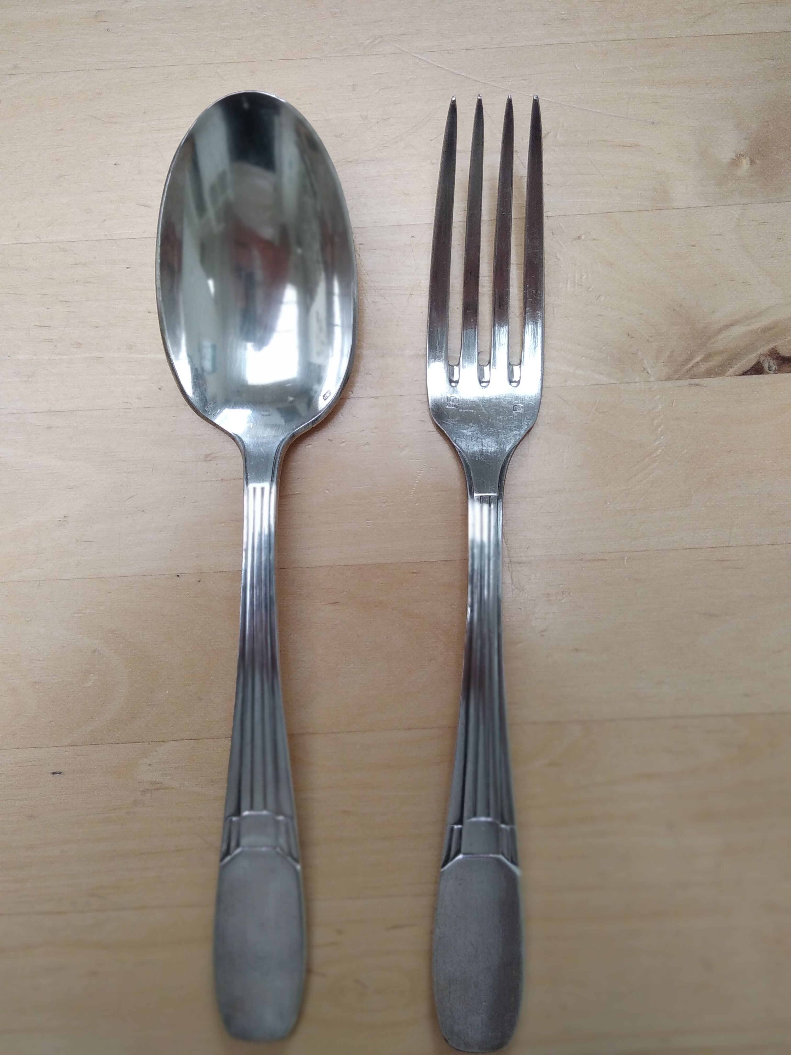 Art Deco housewife 8 silver metal cutlery