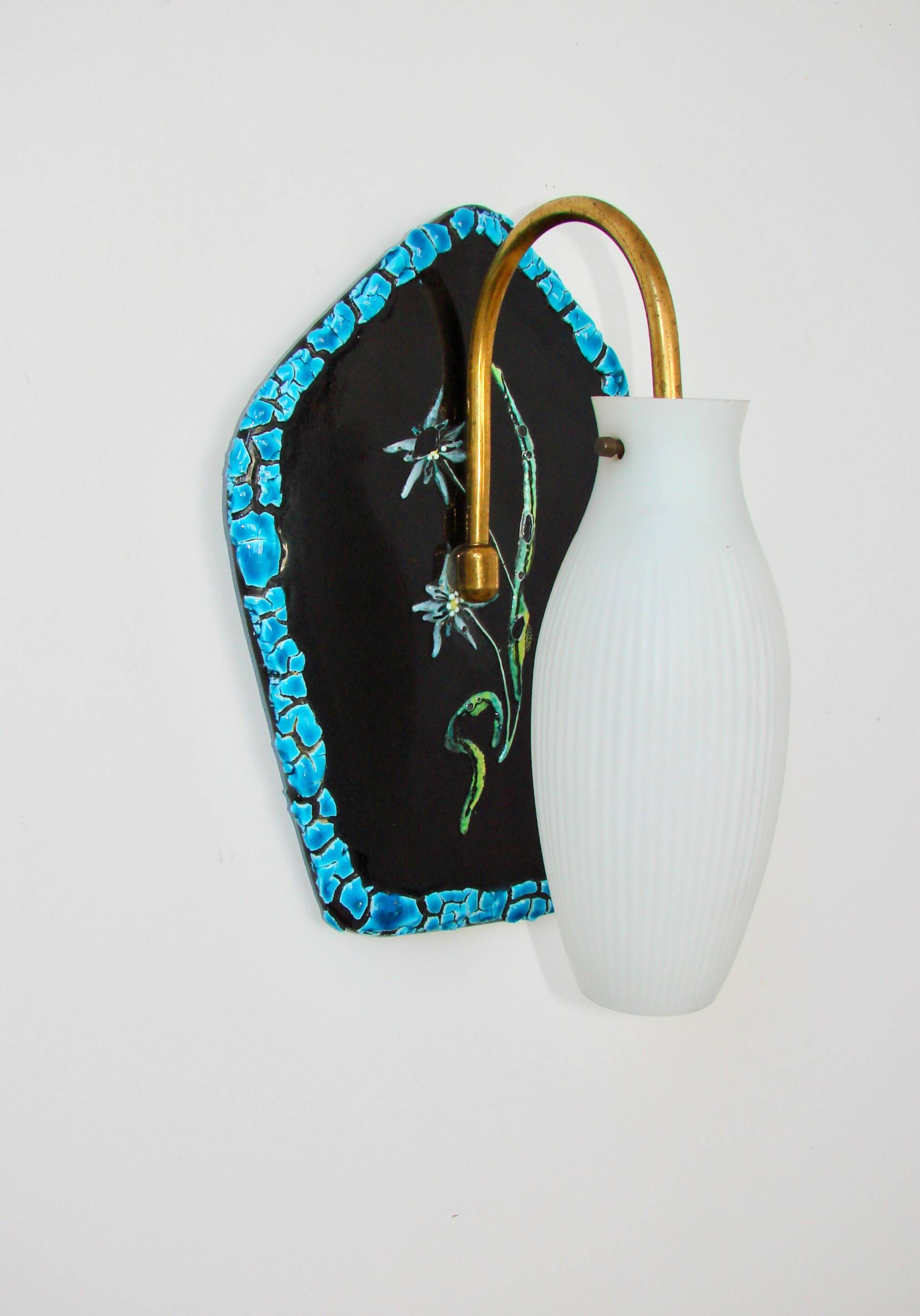 Wall lamp from the 1960s, made of ceramic. Good condition, 1xE14.