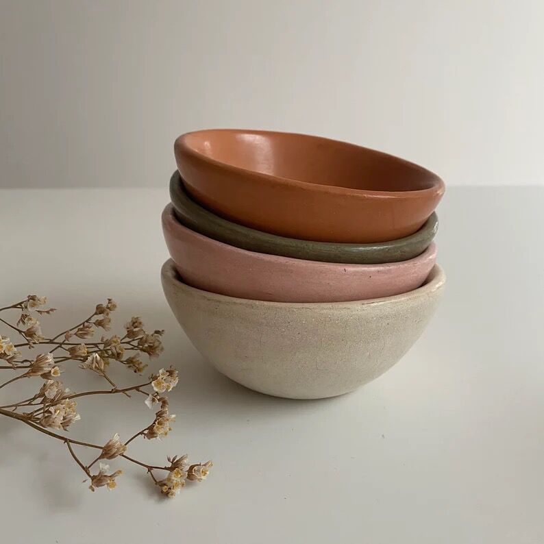 Khaki bowl in tadelakt image 1 Khaki bowl in tadelakt image 2 Khaki bowl in tadelakt image 3 UNMONDEANOUS