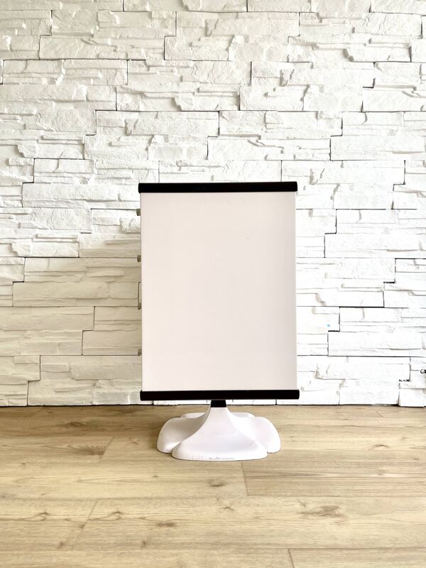 Commode en résine blanche, pied tulipe, Gautier