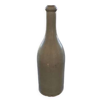 Bouteille en grès beige
