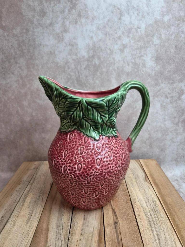 Strawberry-shaped earthenware jug – vintage ceramic