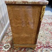 Buffet de style Louis Louis XVI en marqueterie