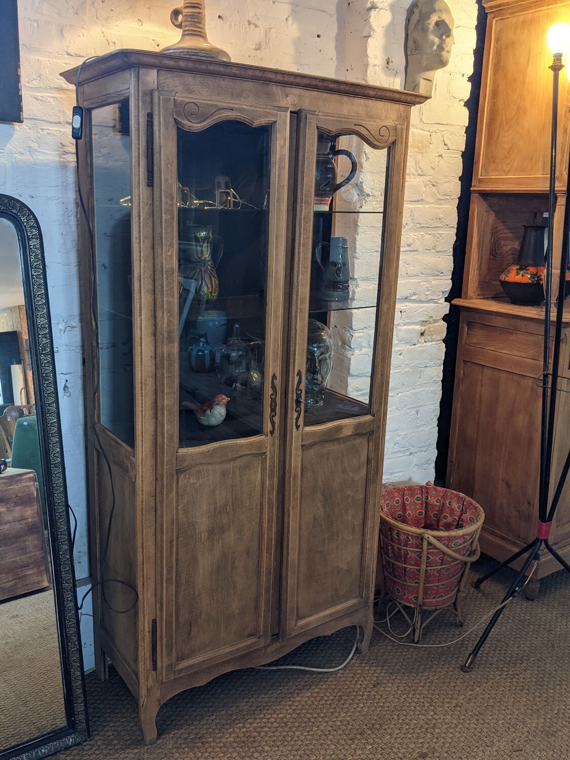 Vitrine en bois