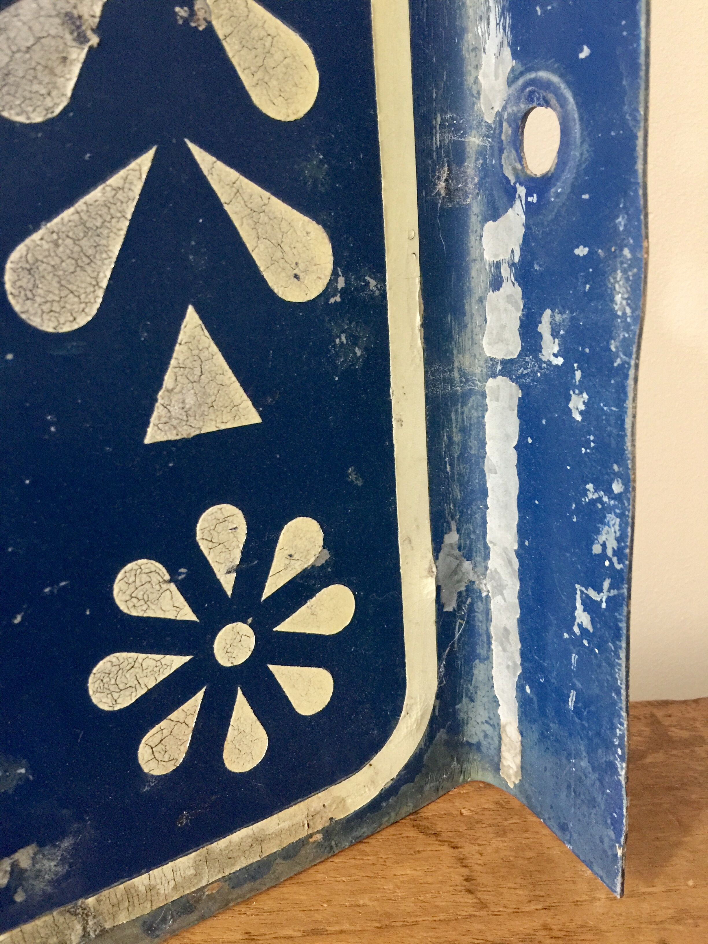 Two-sided iron plate Hotel and pottery