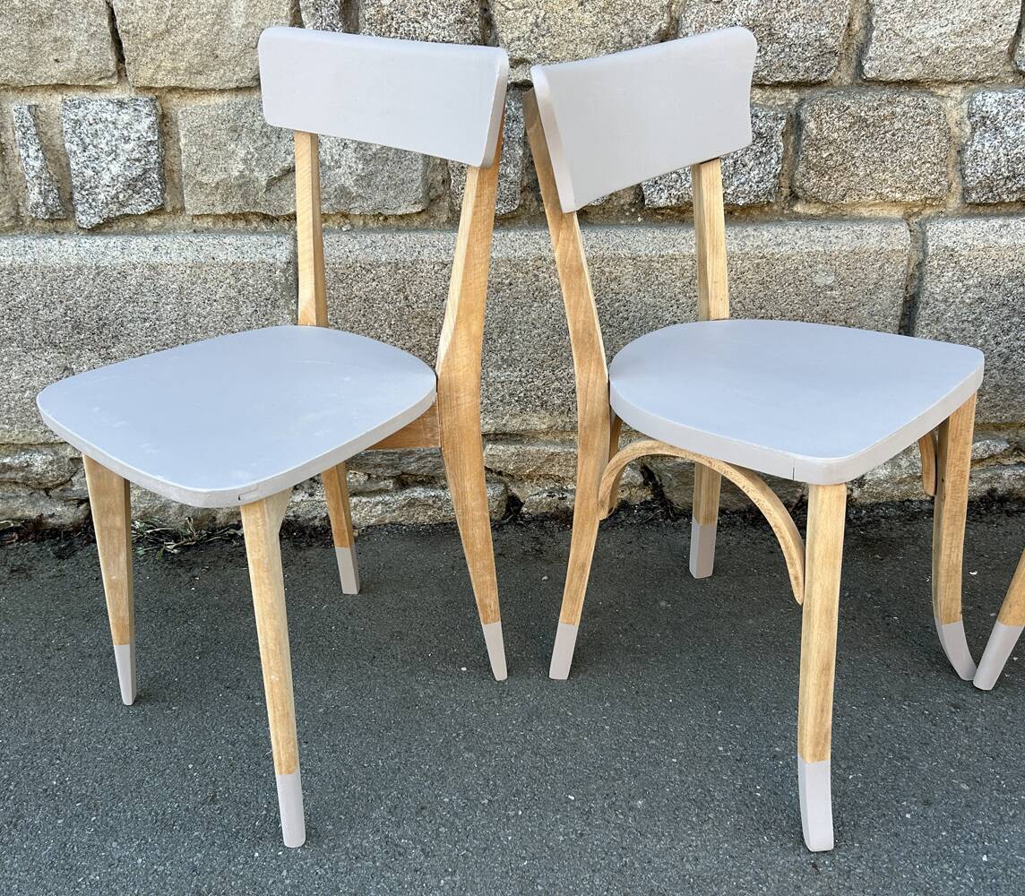 set of modernised vintage chairs – The Scandinavian elegance of the 1950s