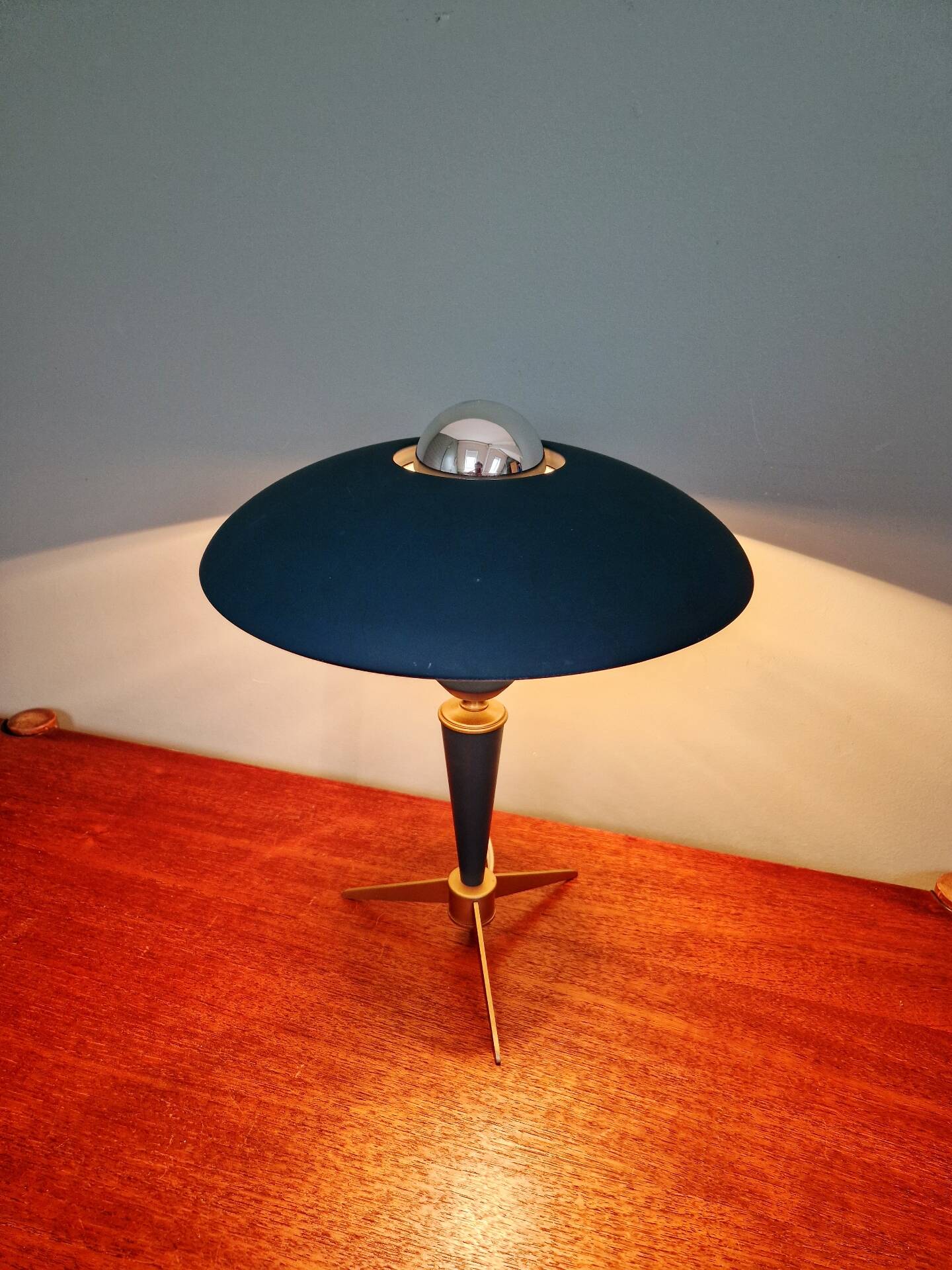 Philips tripod lamp, model Bijou, design by Louis Kalff, 1950