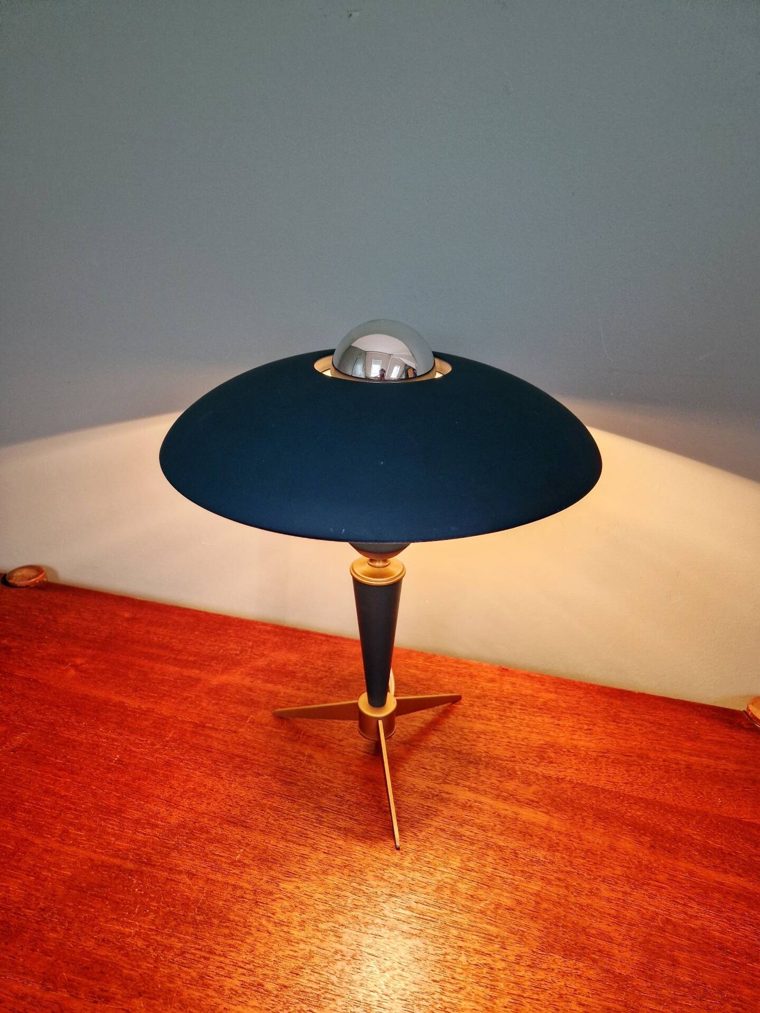 Lampe tripode Philips, modèle Bijou, design Louis Kalff, 1950