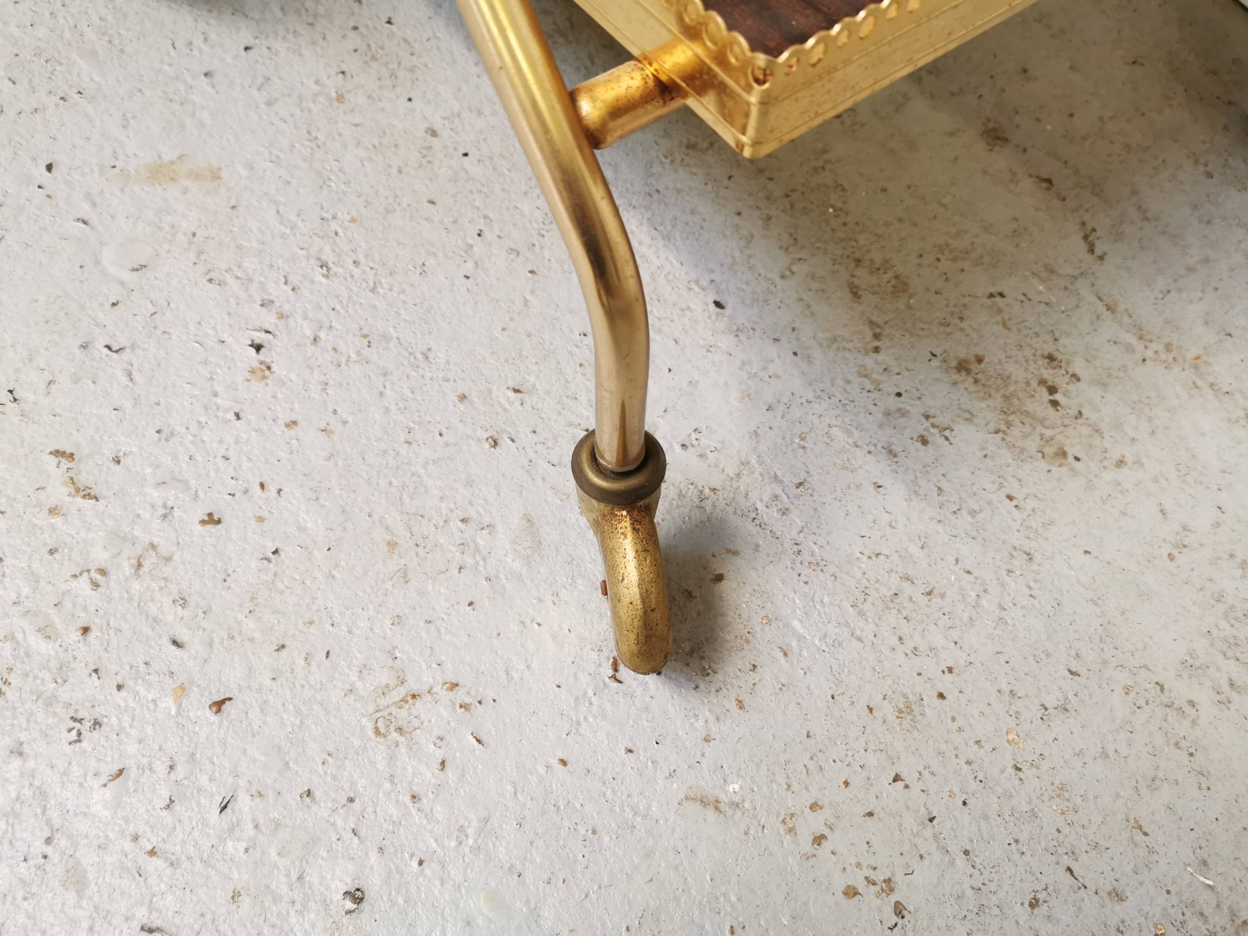 Vintage bar maid service