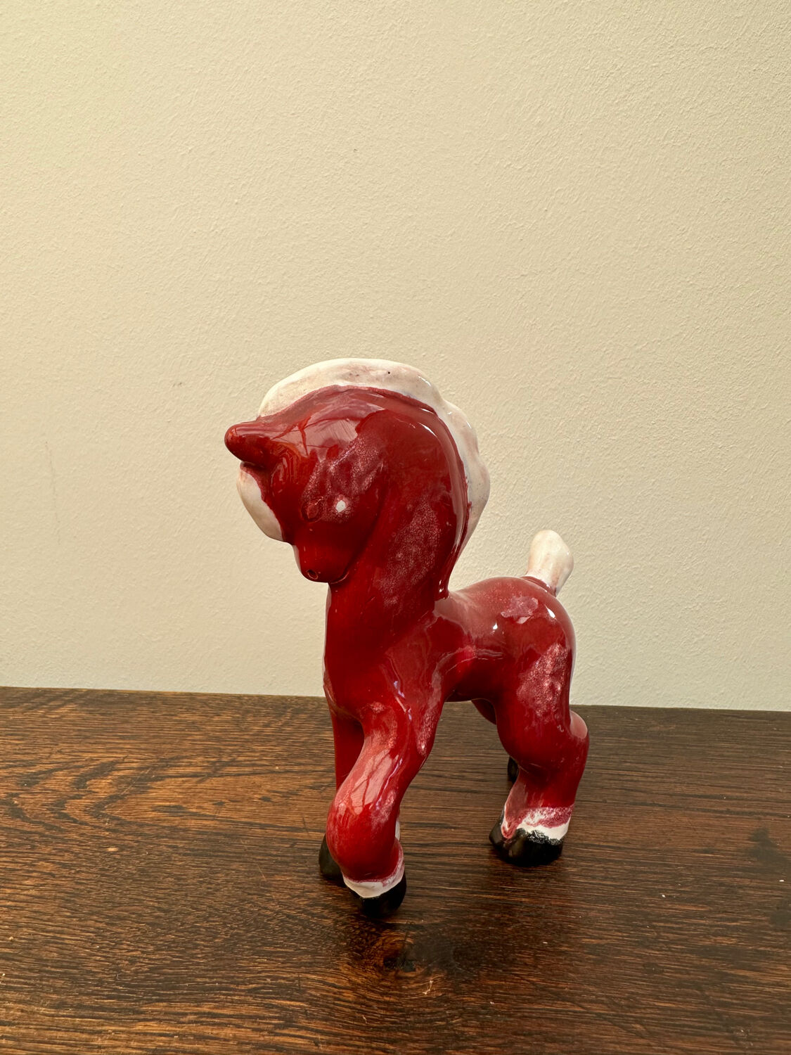 Small retro red horse from the 40s made in England/ceramic
