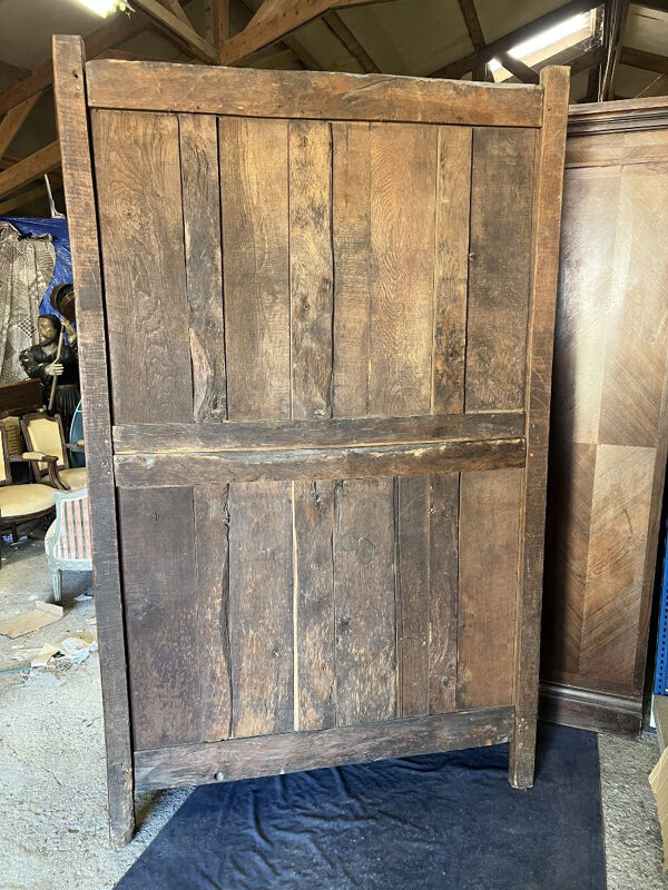 Armoire de mariage Normande en chêne massif du XIXe siècle, au bouquets de fleurs et colombes
