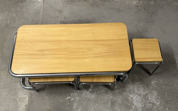 Ensemble de 4 tables de salon gigogne 70s en métal et chêne massif
