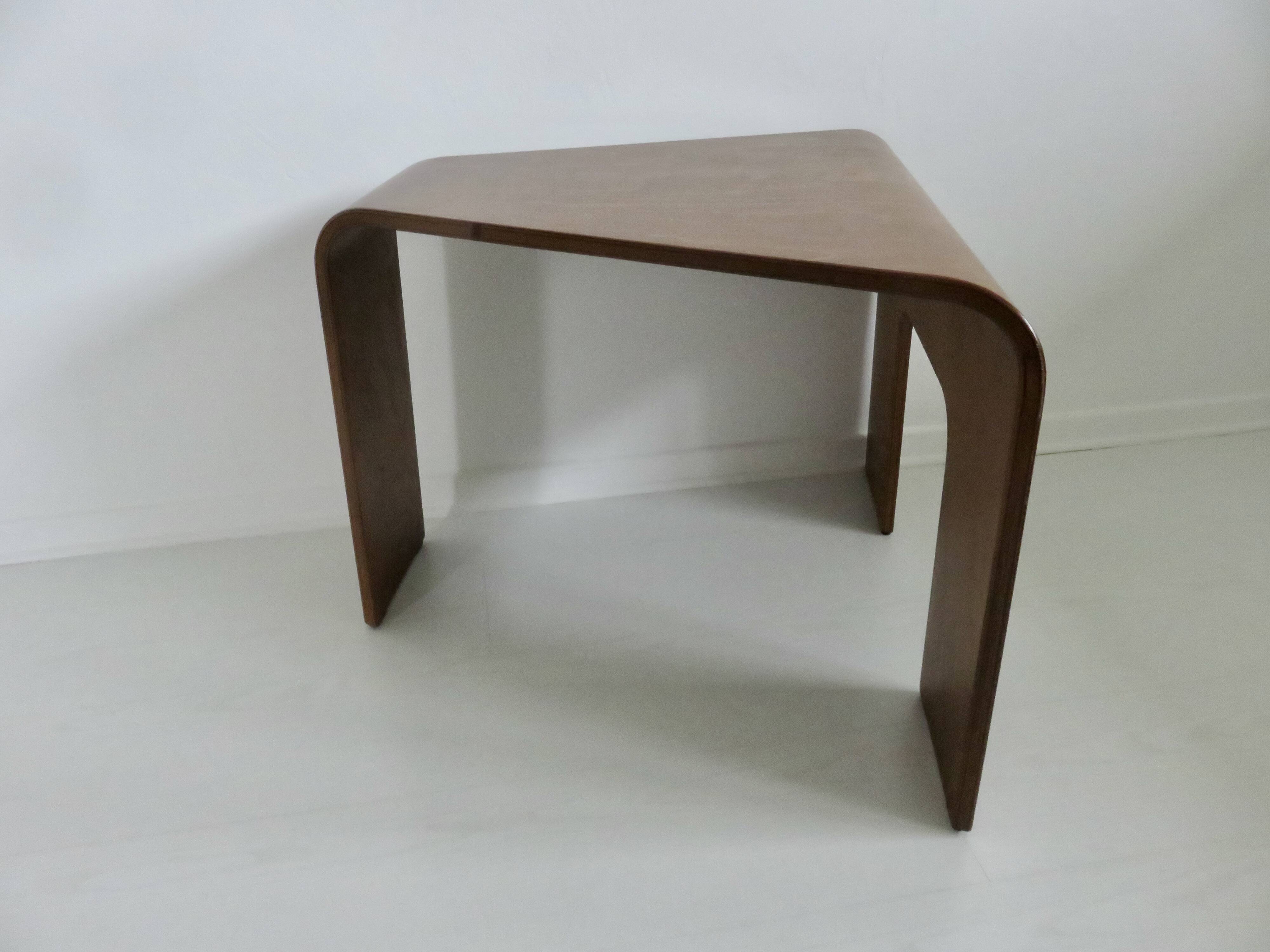 Table basse scandinave en bois cintré années 70