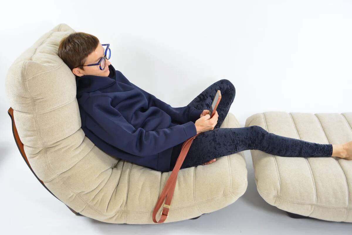 Chauffeuse et son repose-pied Marsala Ligne Roset beige clair