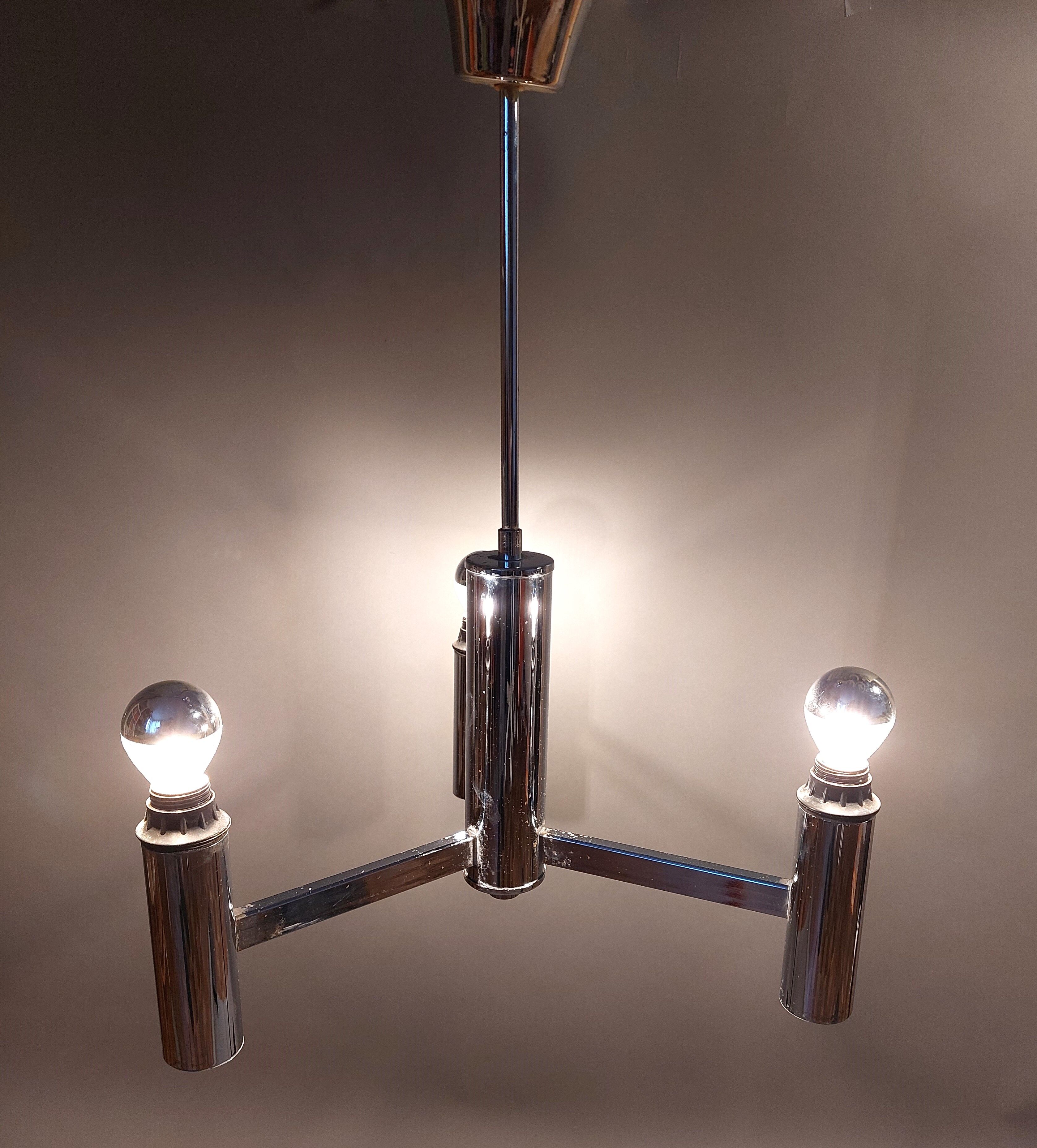 Italian chandelier 1970 with three lights.