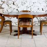 Baumann extendable round table