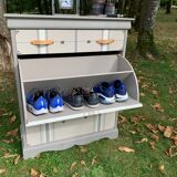 Shoe cabinet