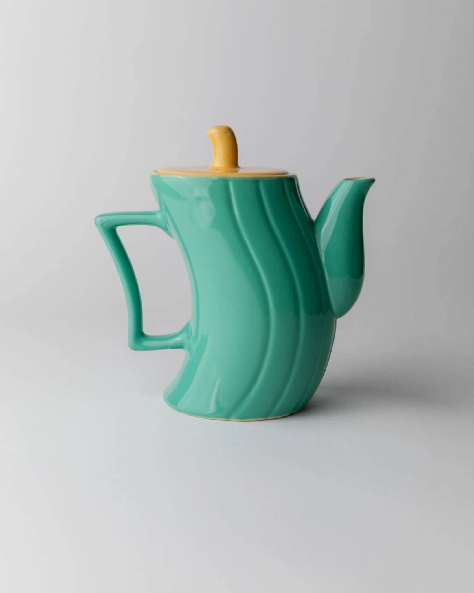Théière en céramique turquoise par Massimo Iosa Ghini pour Naj Oleari – Couvercle jaune, flair postmoderne Memphis, années 1980.