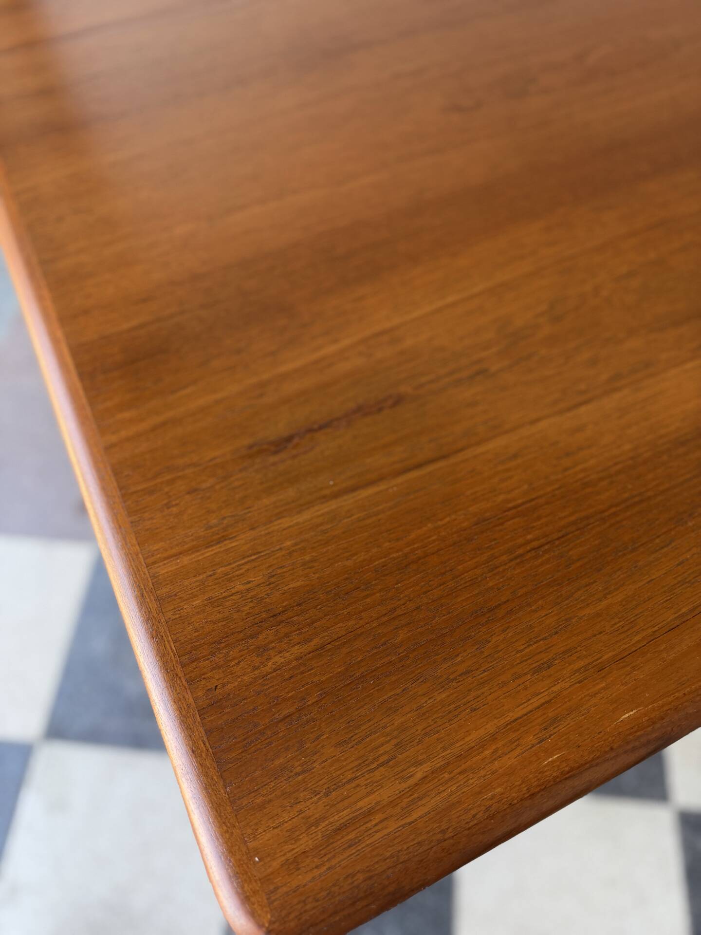 Table danoise en teck HW Klein pour Bramin