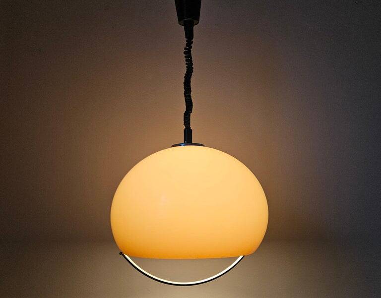 Suspension Space Age par Meblo, Harvey Guzzini, Italie, années 1970