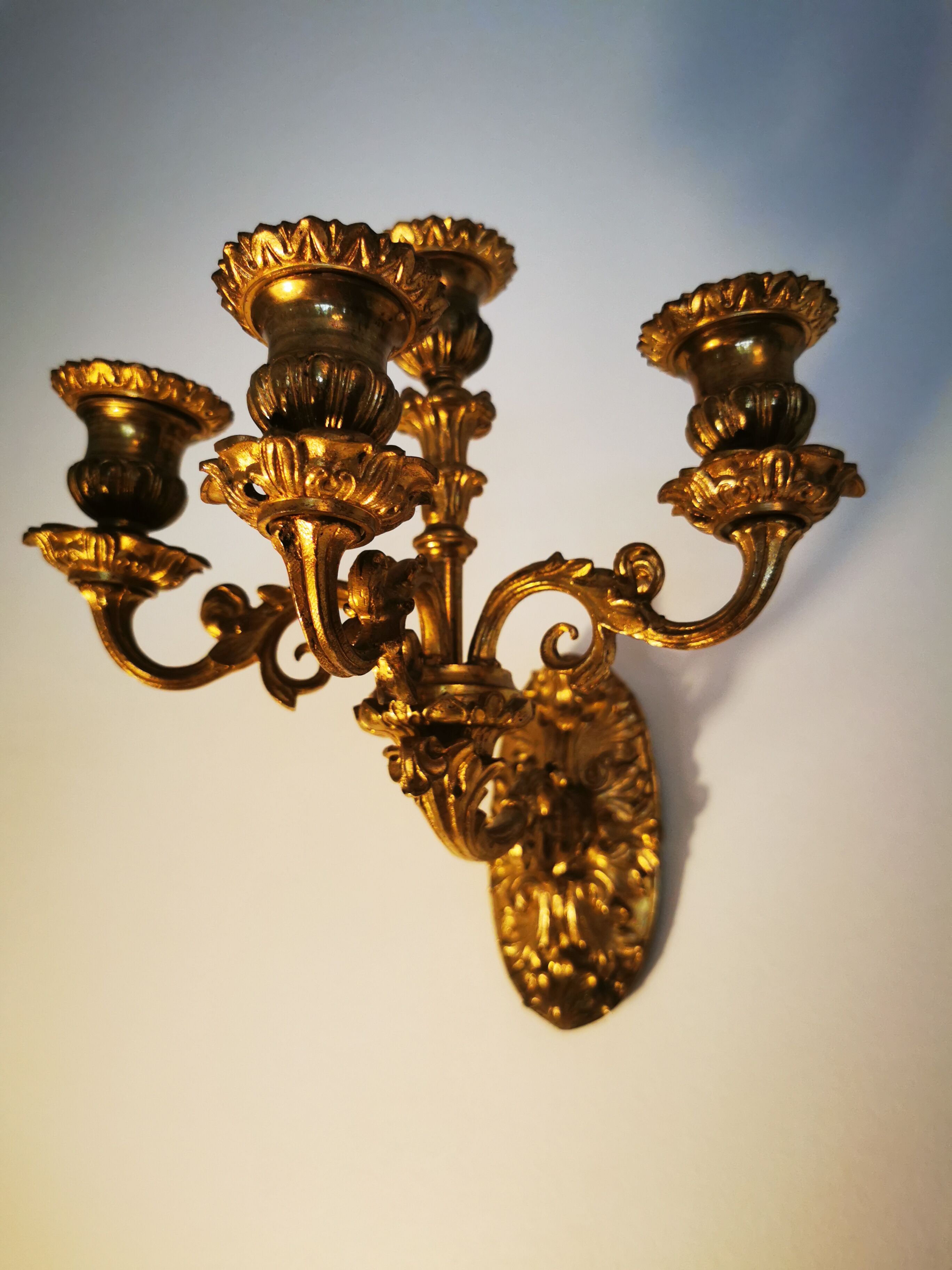 Pair of appliques in gilded bronze and brass late nineteenth h:26CM