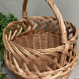 Round wicker basket