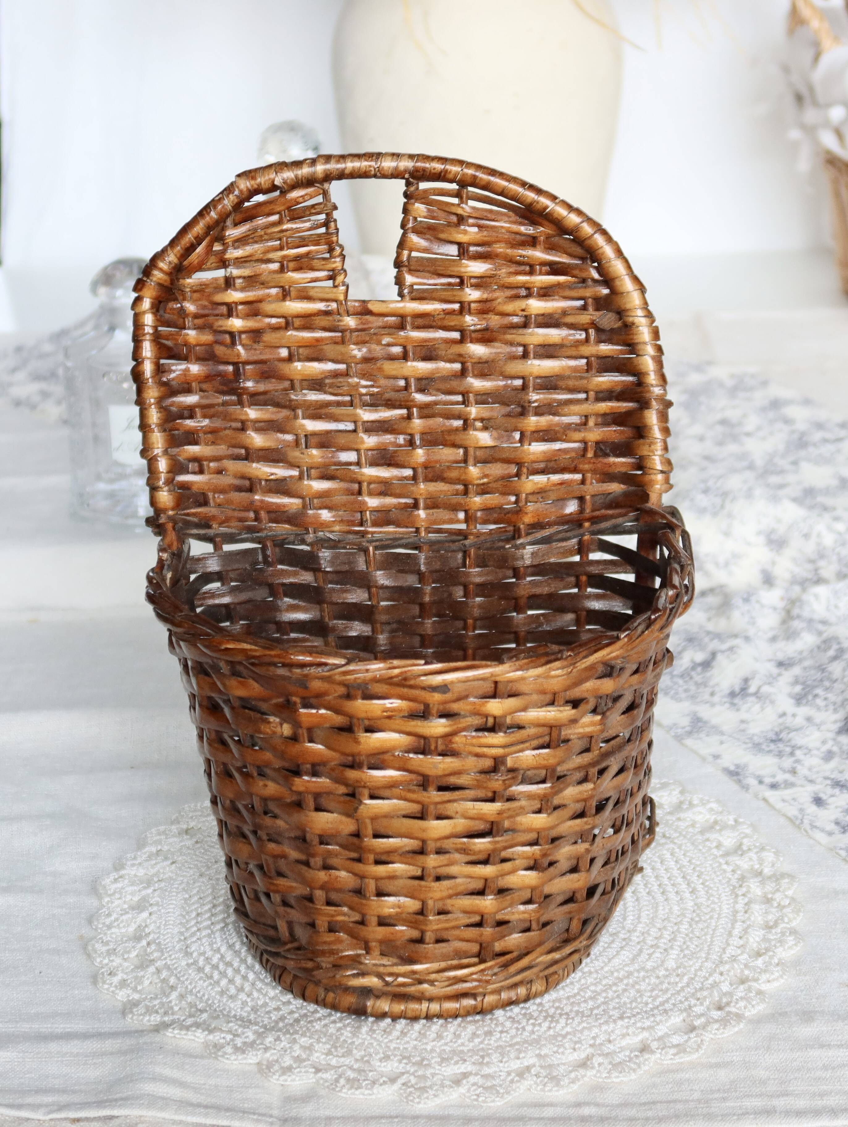 Vintage dark rattan wall basket - Wall decoration
