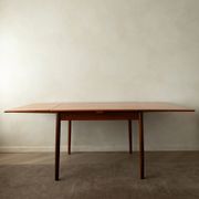 Table à manger extensible en teck moderne danois modèle 24 par Ansager Møbler années 1960.