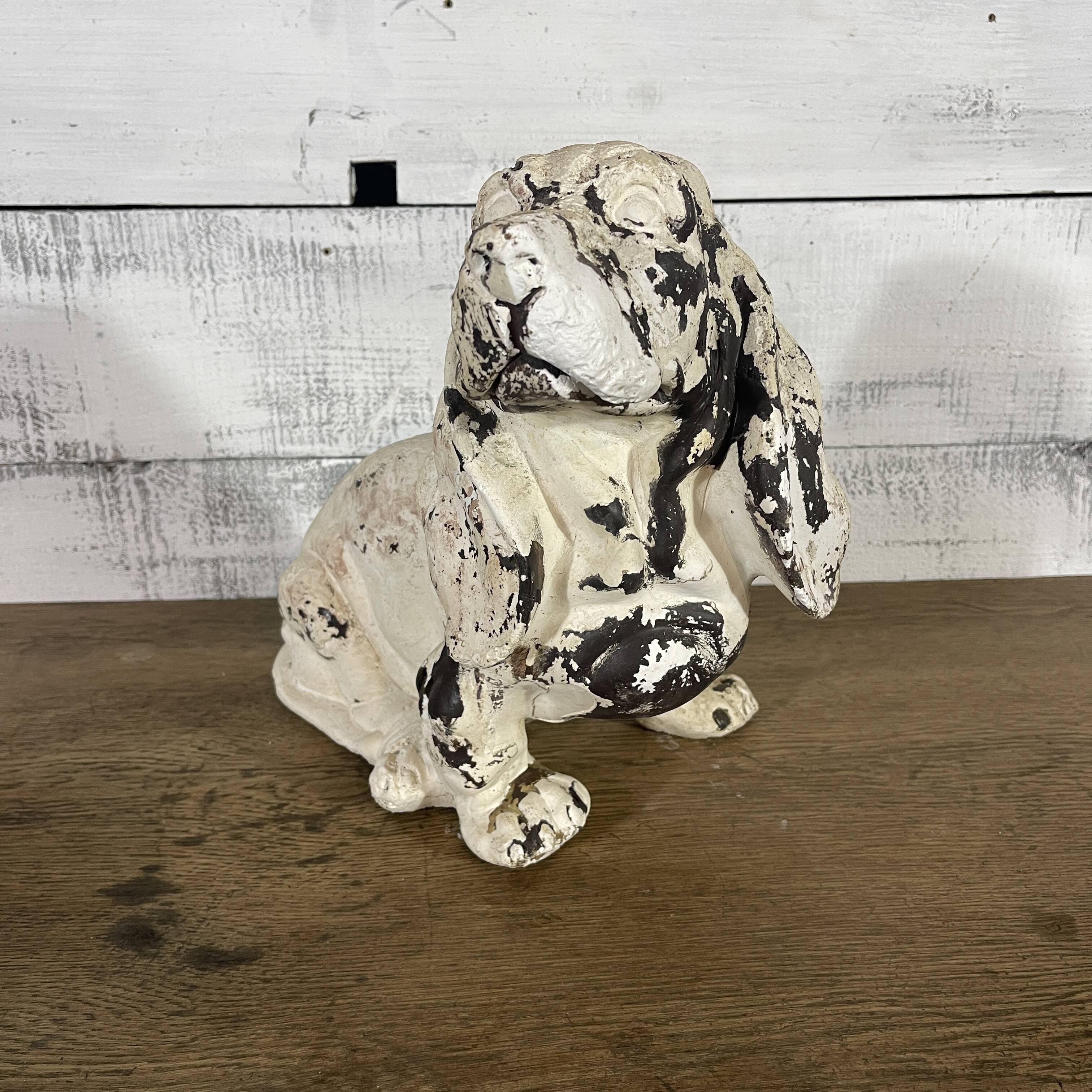 Chien en plâtre