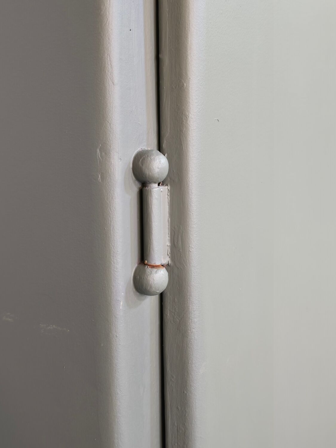 Armoire métallique de cuisine aux bords arrondis 1950