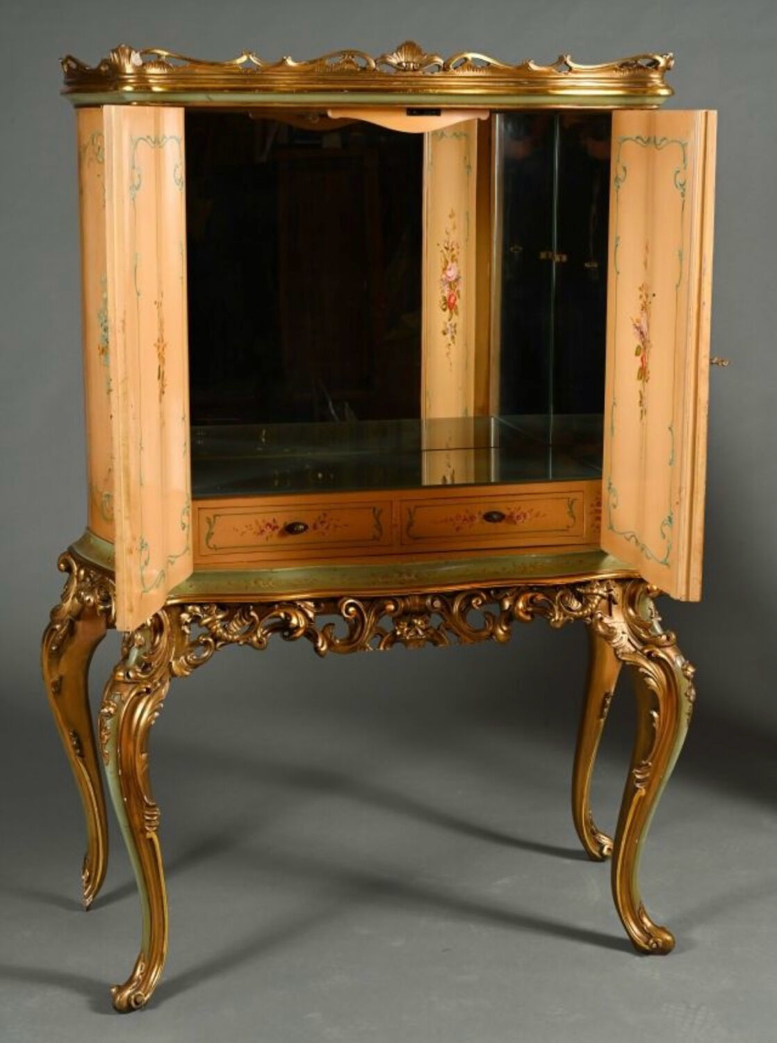Dressing table in Italian baroque style made of painted wood…