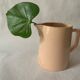 Carafe en porcelaine rose, Sarreguemines, 1930, France