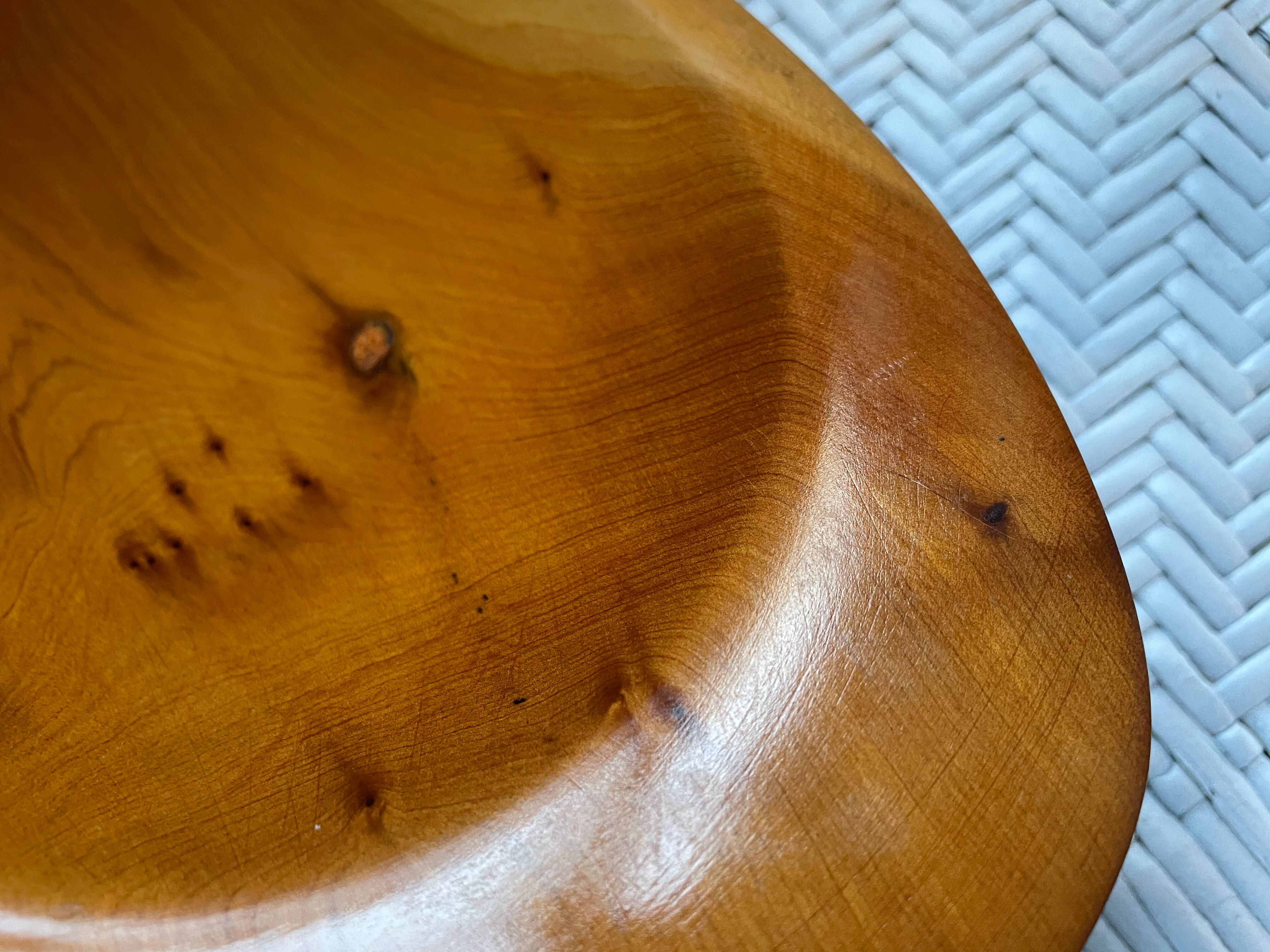 Oval wooden dish