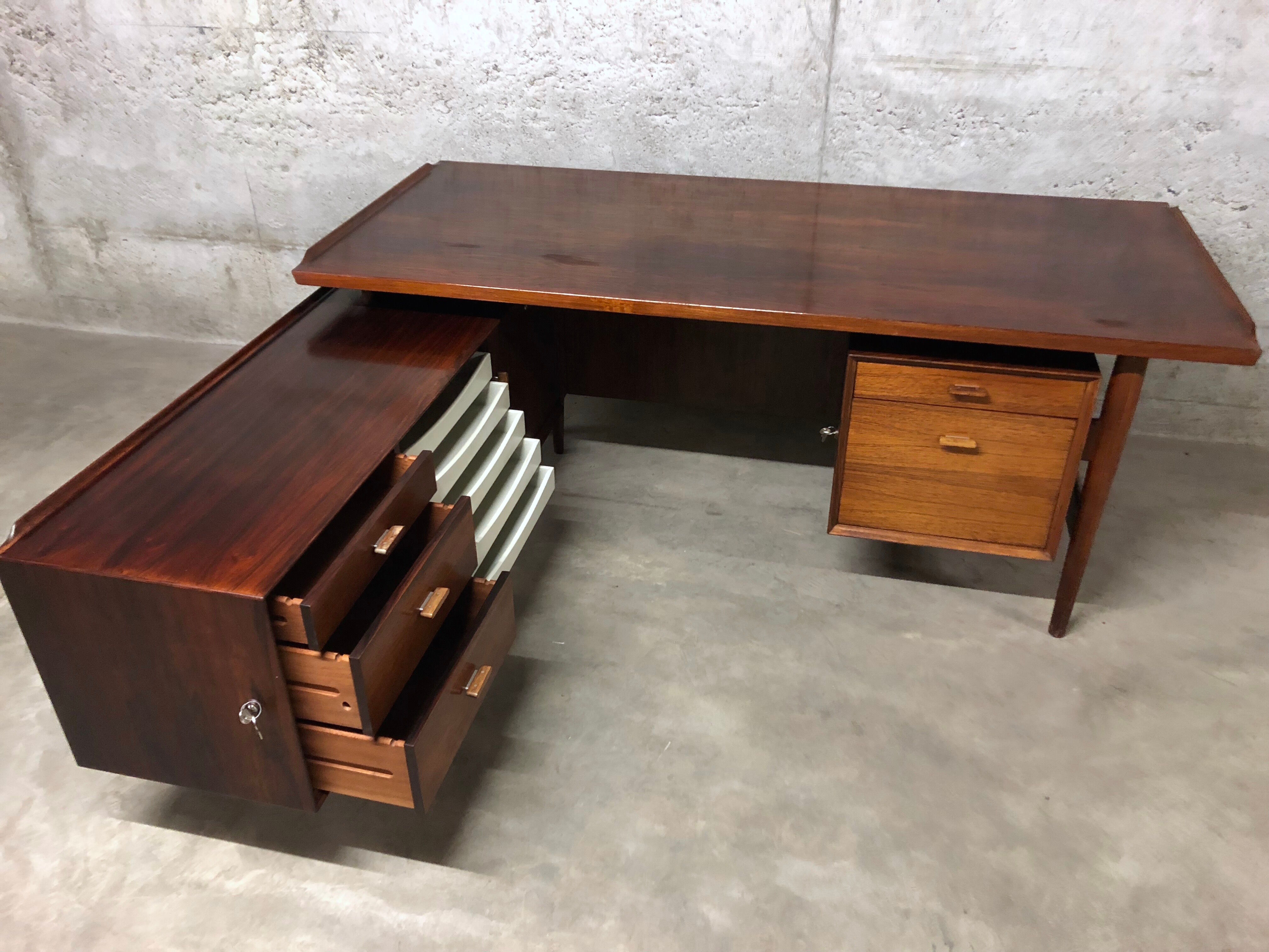 Executive desk in rosewood by Arne Vodder for Sibast Møbler