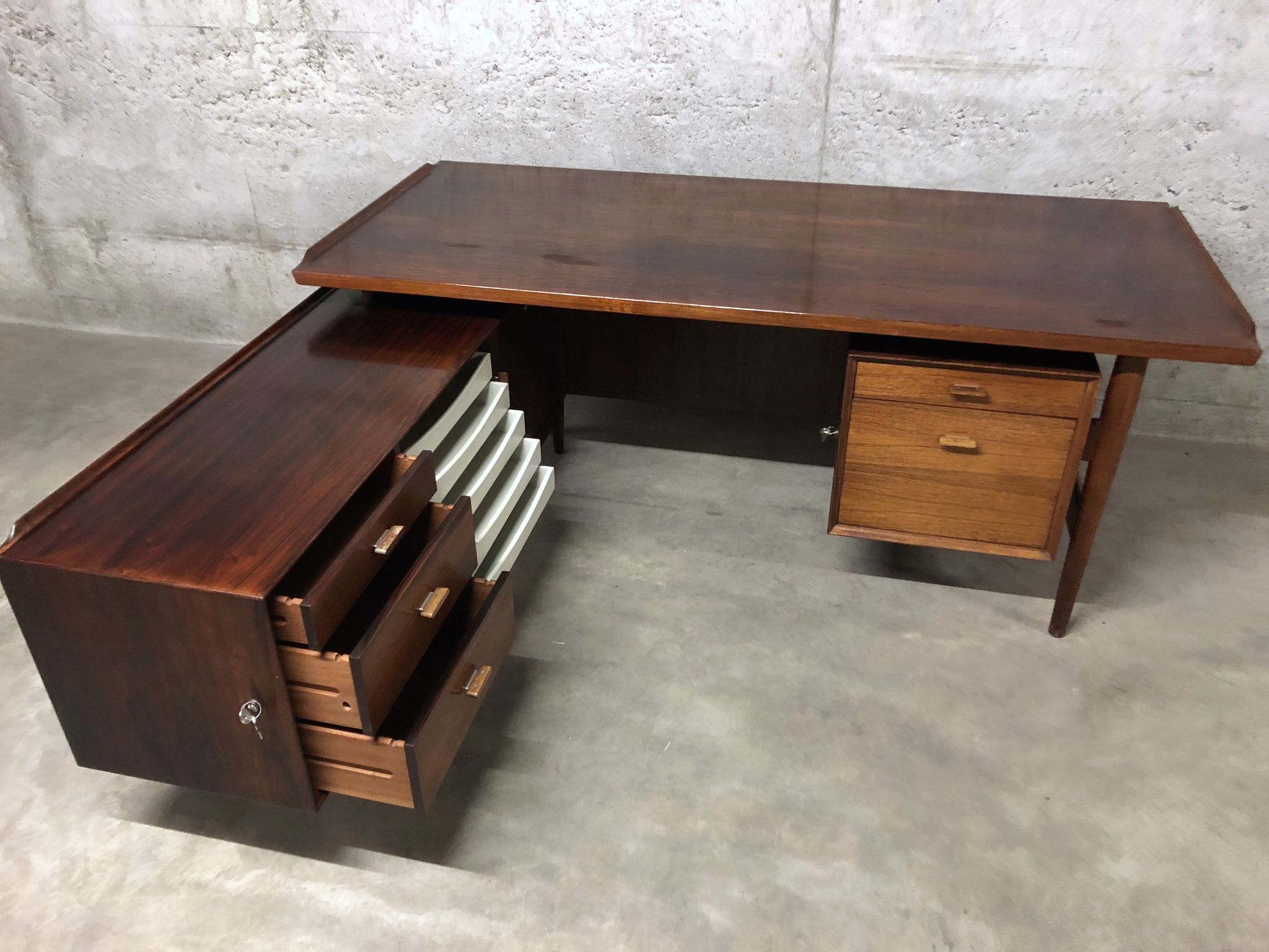Executive desk in rosewood by Arne Vodder for Sibast Møbler