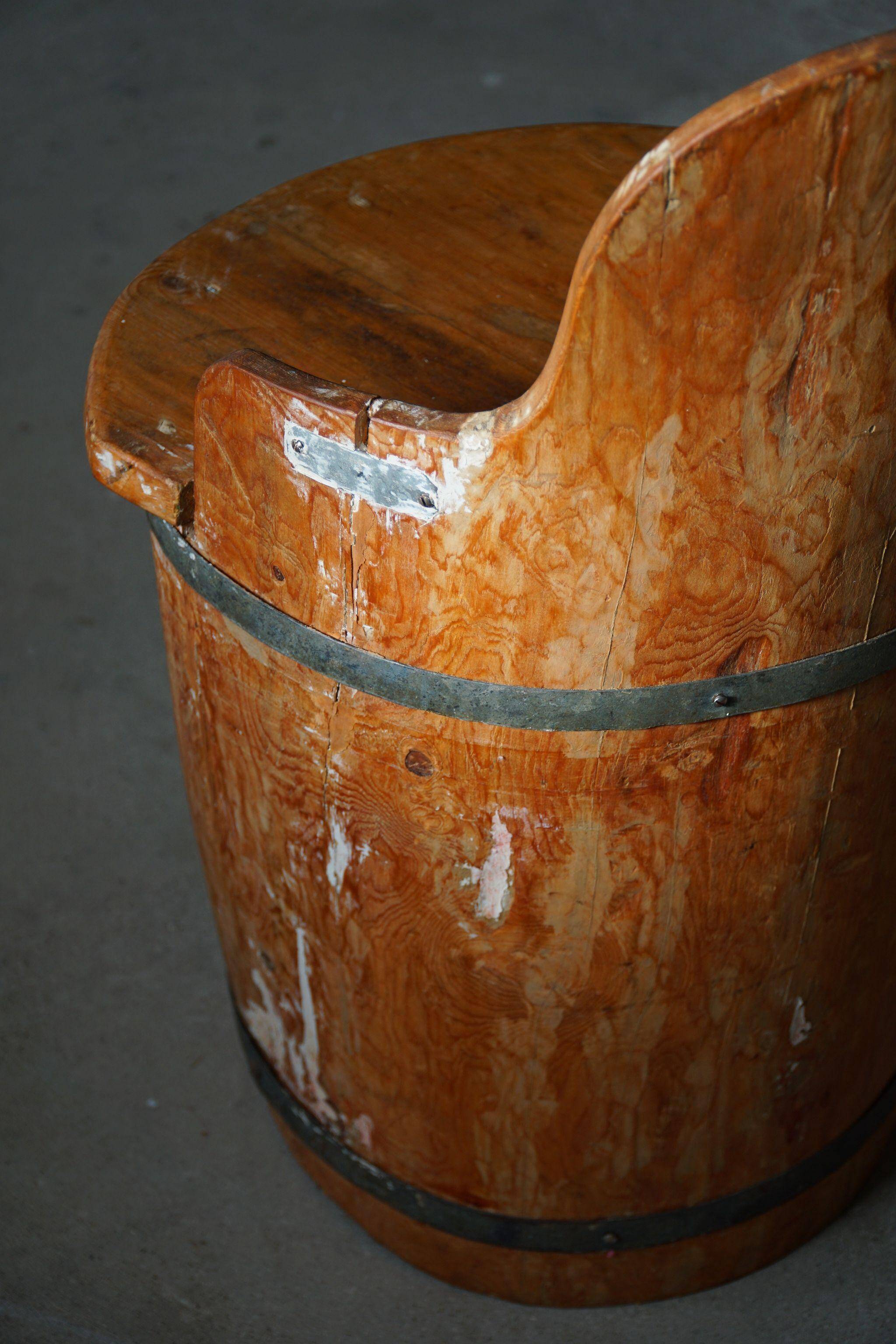 Wabi Sabi trunk armchair from the mid-20th century in pine, by a Swedish cabinetmaker, 1950s.