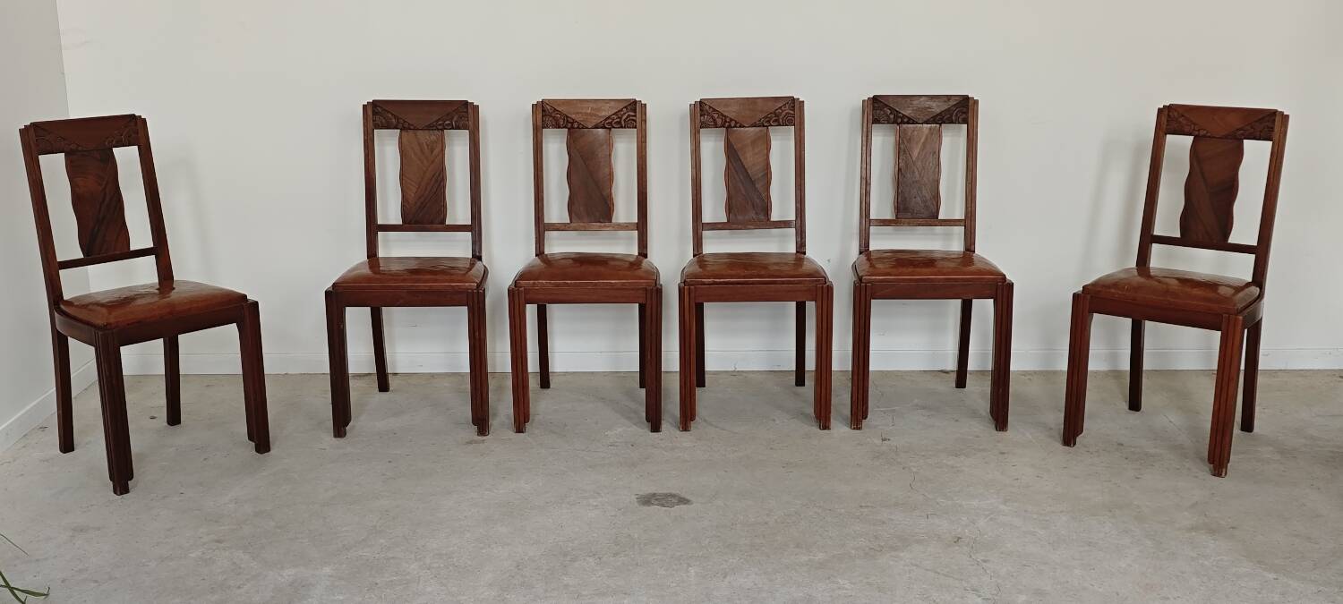 Set of 6 Art Deco chairs in Oak and Walnut with camel leather.