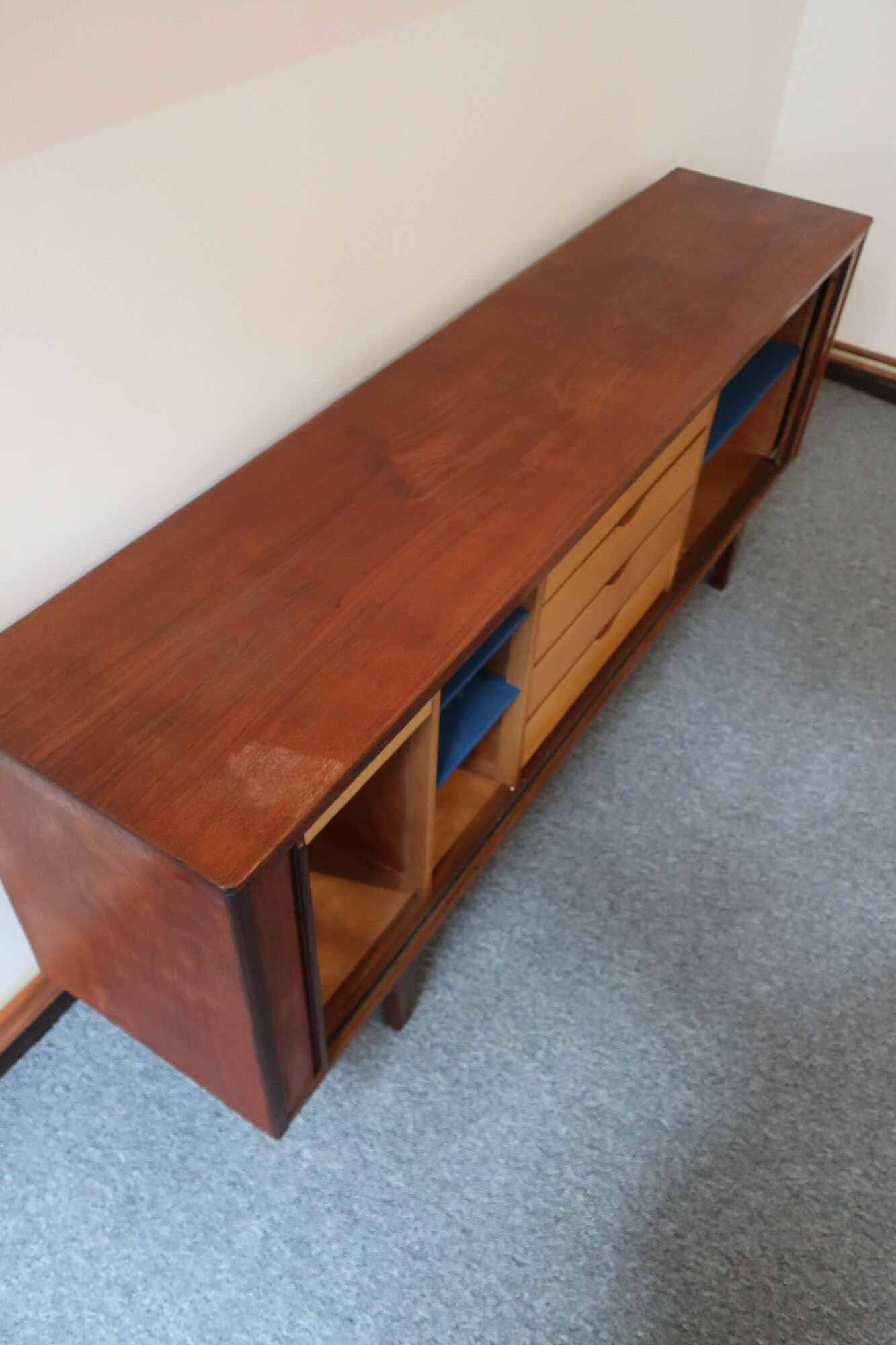 Danish teak sideboard of the 60s with accordion doors