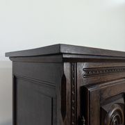 Buffet haut en chêne dans l'esprit de Dudouyt